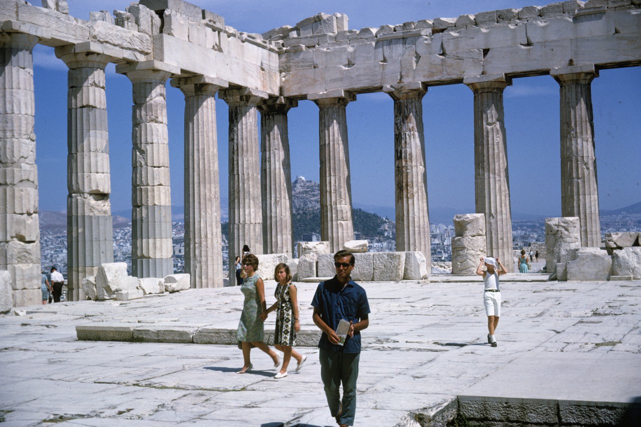 71-Malc inside Parthenon